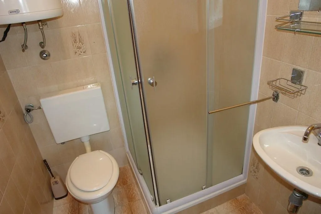Beautiful Apartment In Crikvenica With Kitchen 0*,
